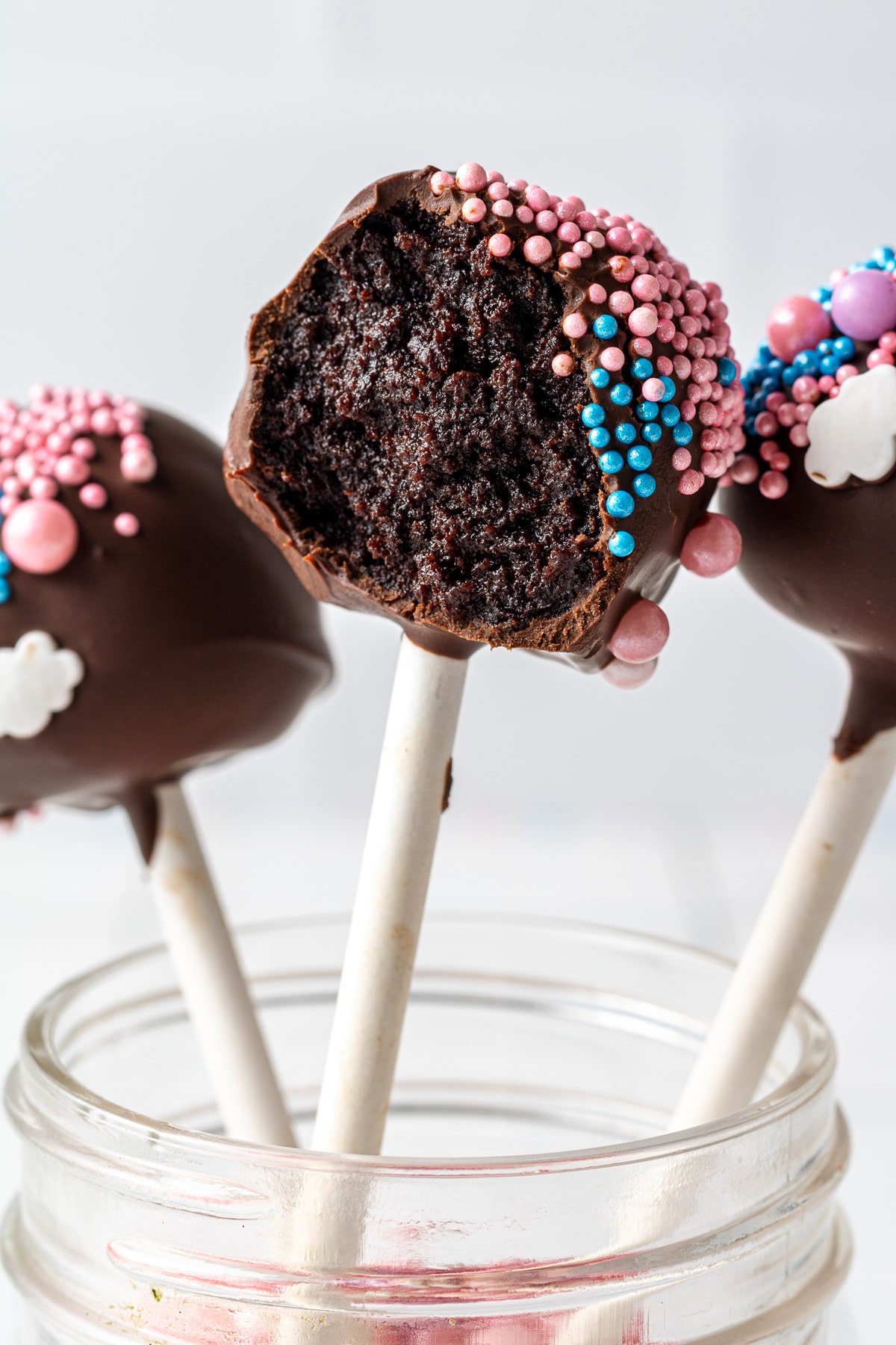 Vermoorden dreigen mechanisme Chocolate Cake Pops (2 Ways!) - Cookie Dough Diaries
