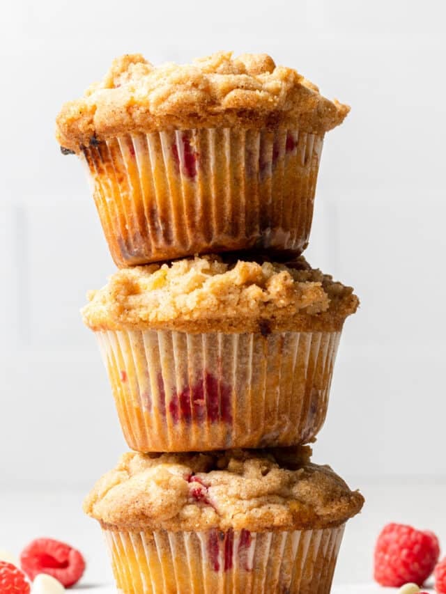 Banana Raspberry Muffins - Cookie Dough Diaries